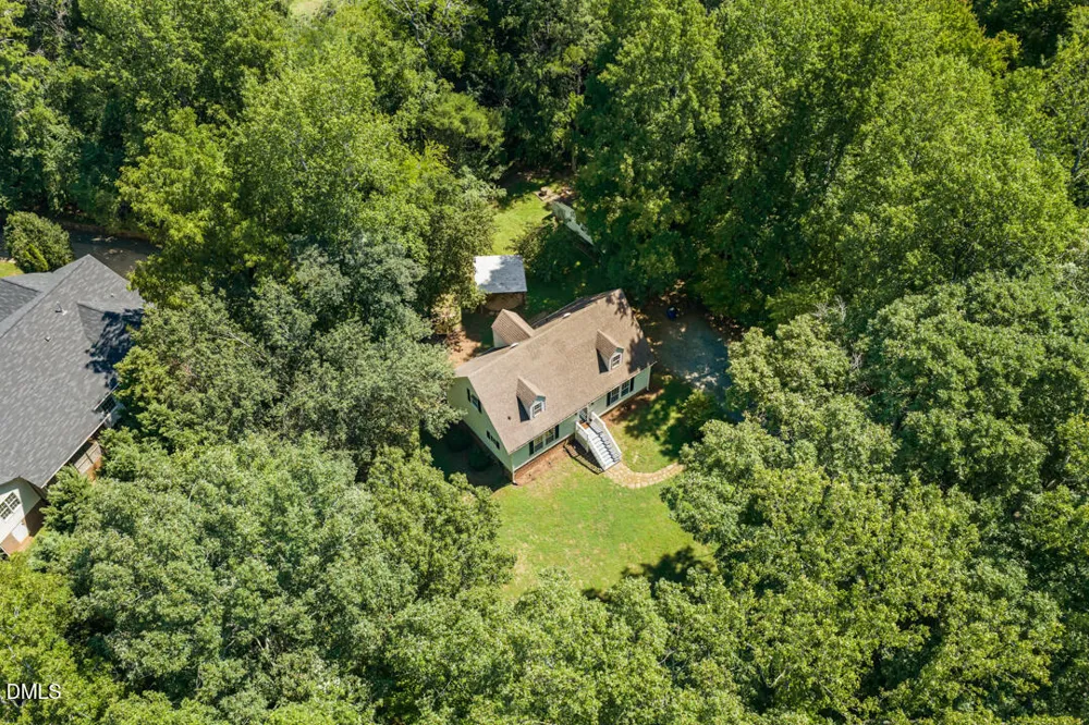 3722 Krystle Court Hillsborough, NC 27278