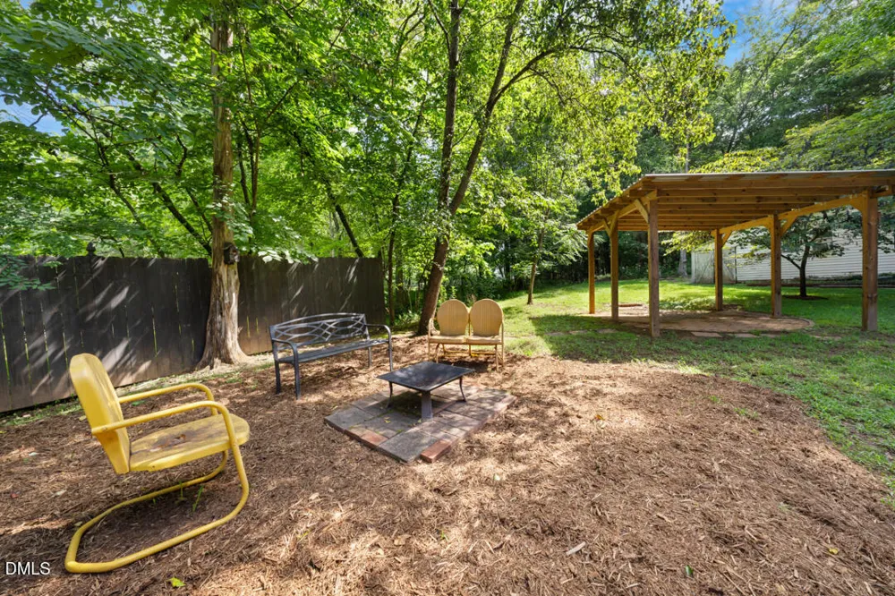 3722 Krystle Court Hillsborough, NC 27278