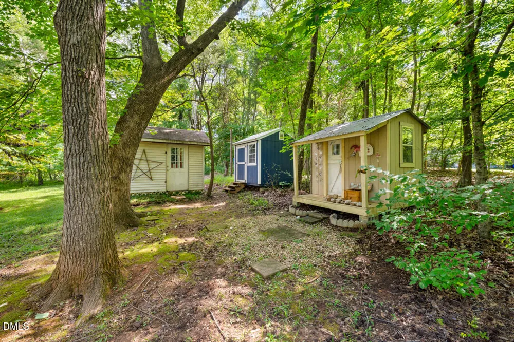 3722 Krystle Court Hillsborough, NC 27278
