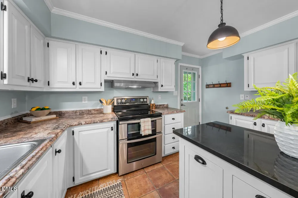 3722 Krystle Court Hillsborough, NC 27278
