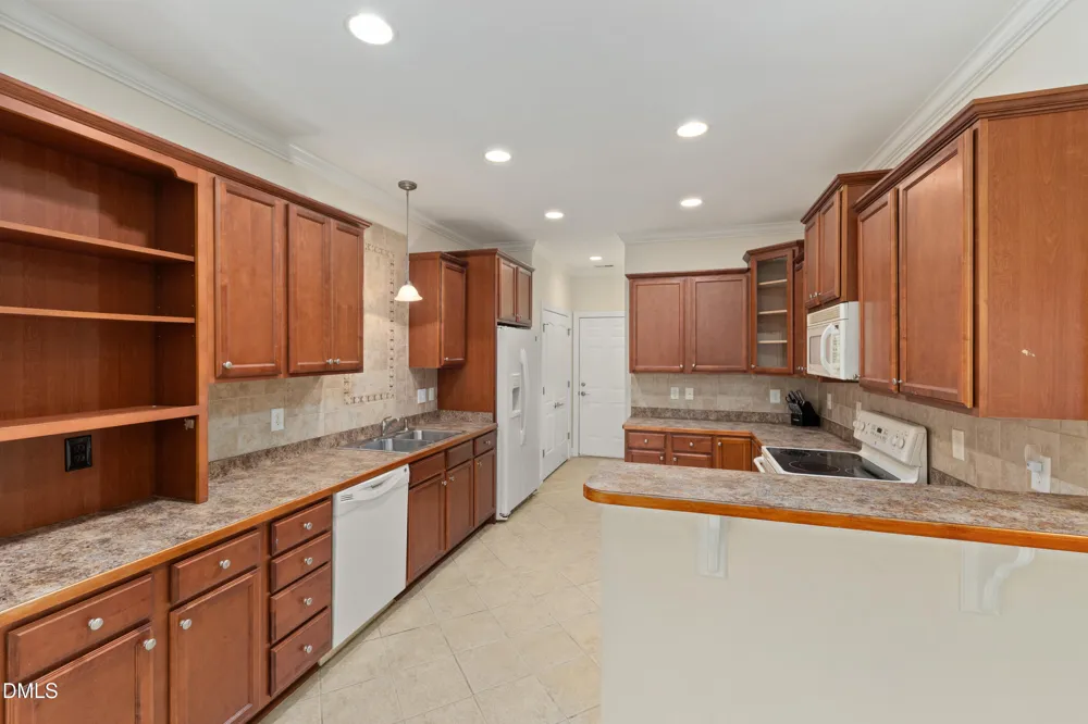 8009 Crookneck Drive Angier, NC 27501