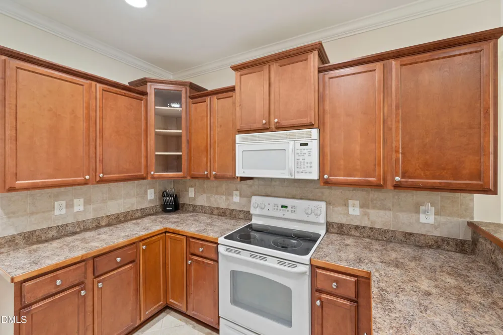 8009 Crookneck Drive Angier, NC 27501