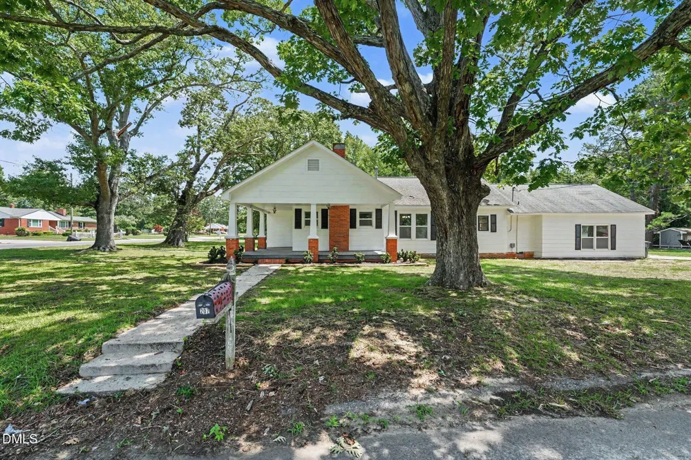 207 Old Post Road Erwin, NC 28339
