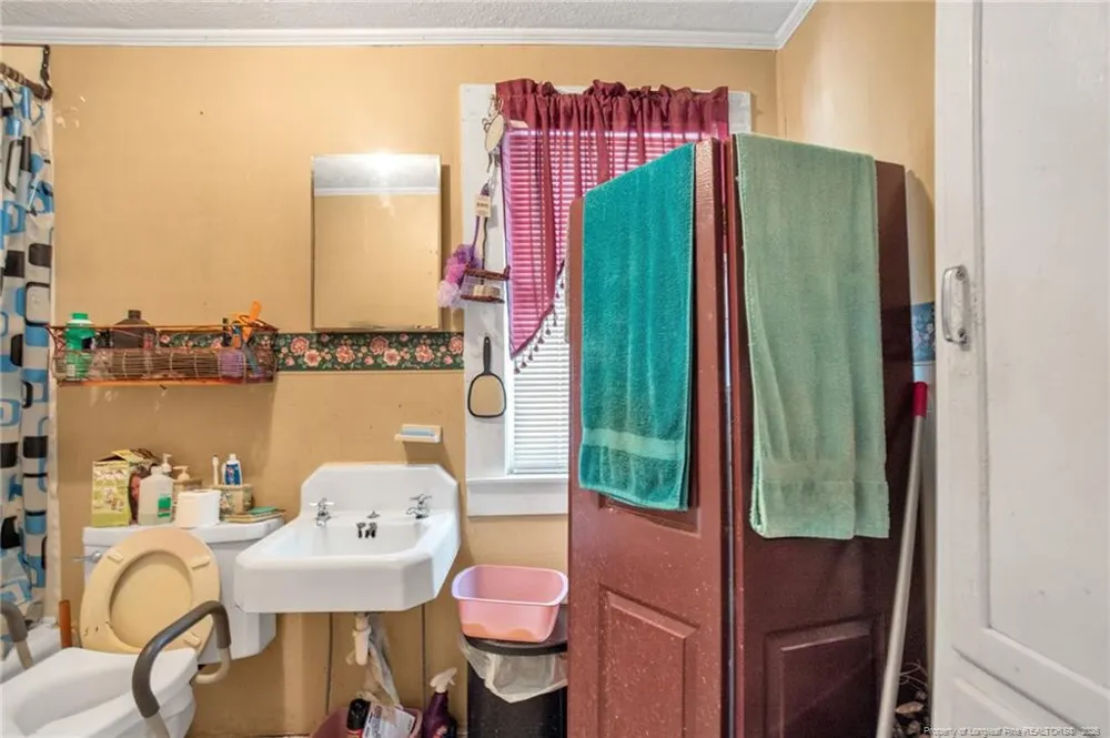 318 Elm Street Maxton, NC 28364