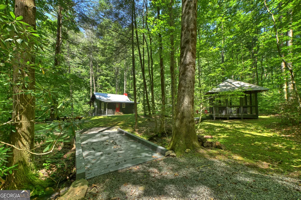 280 Serenity Place Ellijay, GA 30540