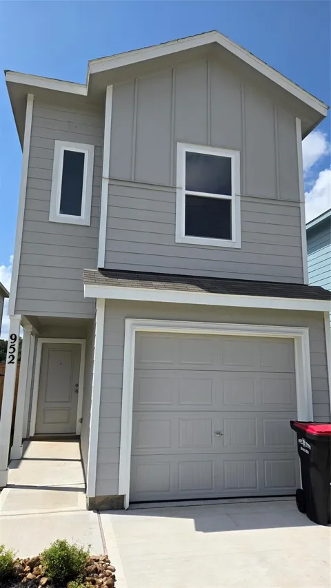 952 Pertuso Lane