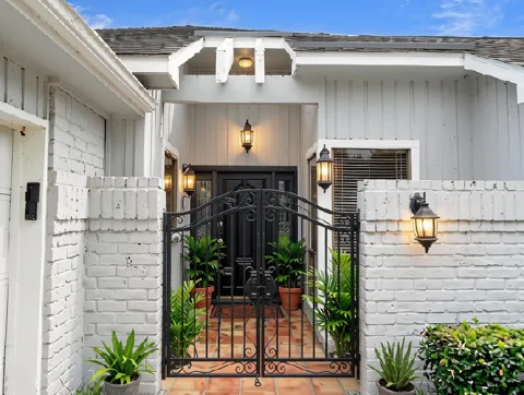12107 Carriage Hill Drive