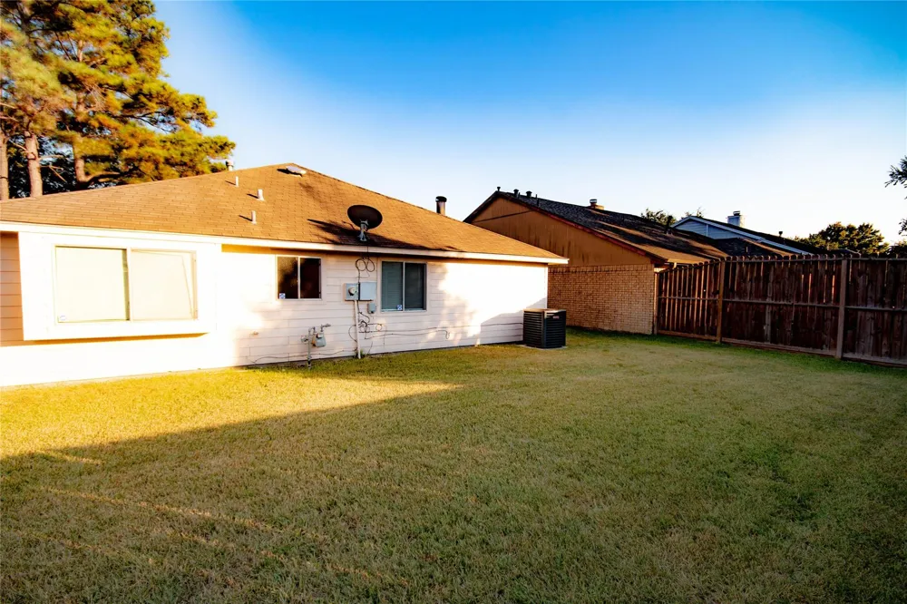 2006 Sandy Knoll Drive Missouri City, TX 77489