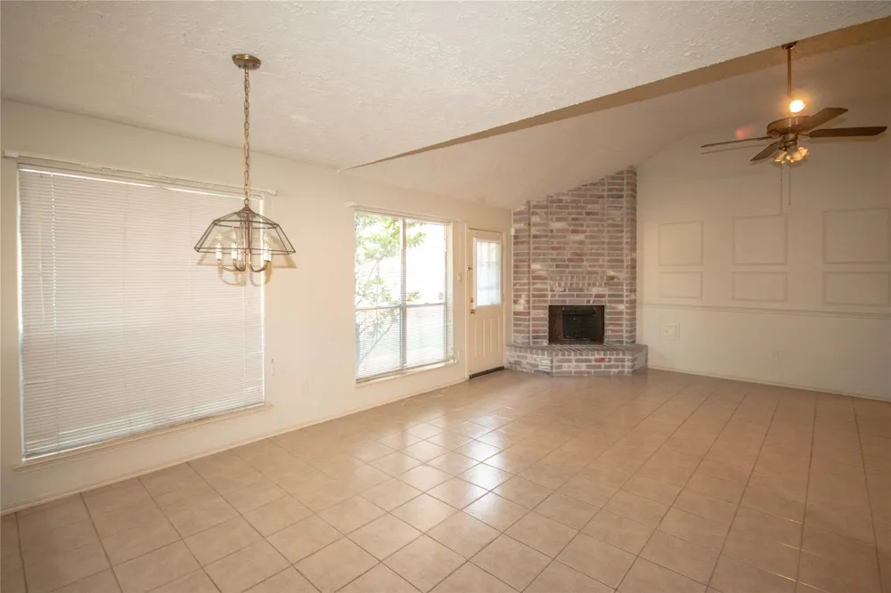 2006 Sandy Knoll Drive Missouri City, TX 77489