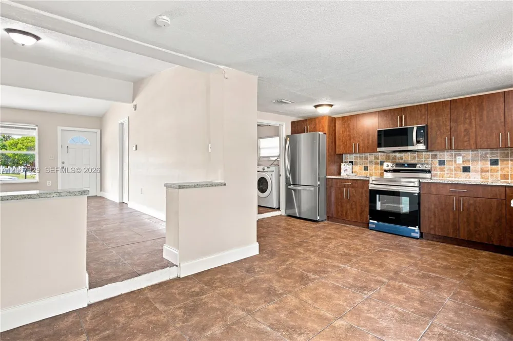 4160 SW 36th St West Park, FL 33023