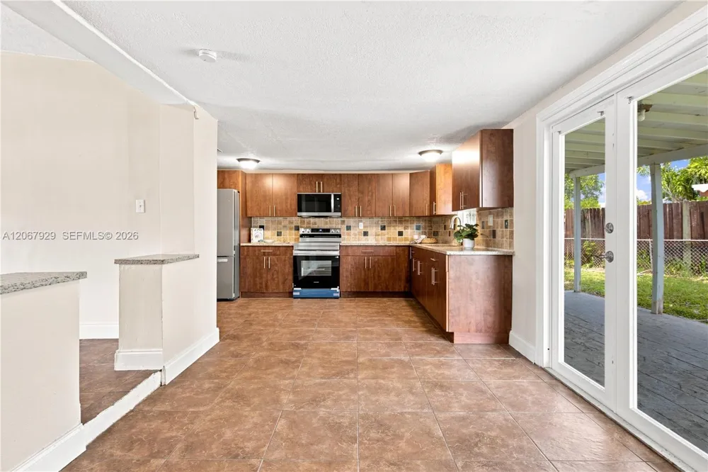 4160 SW 36th St West Park, FL 33023