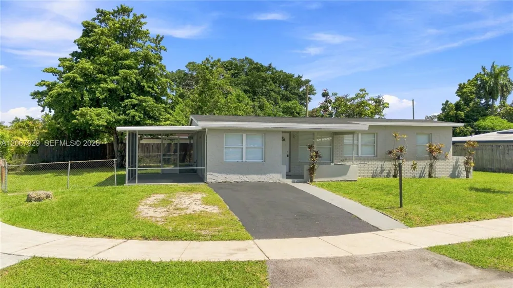 4160 SW 36th St West Park, FL 33023