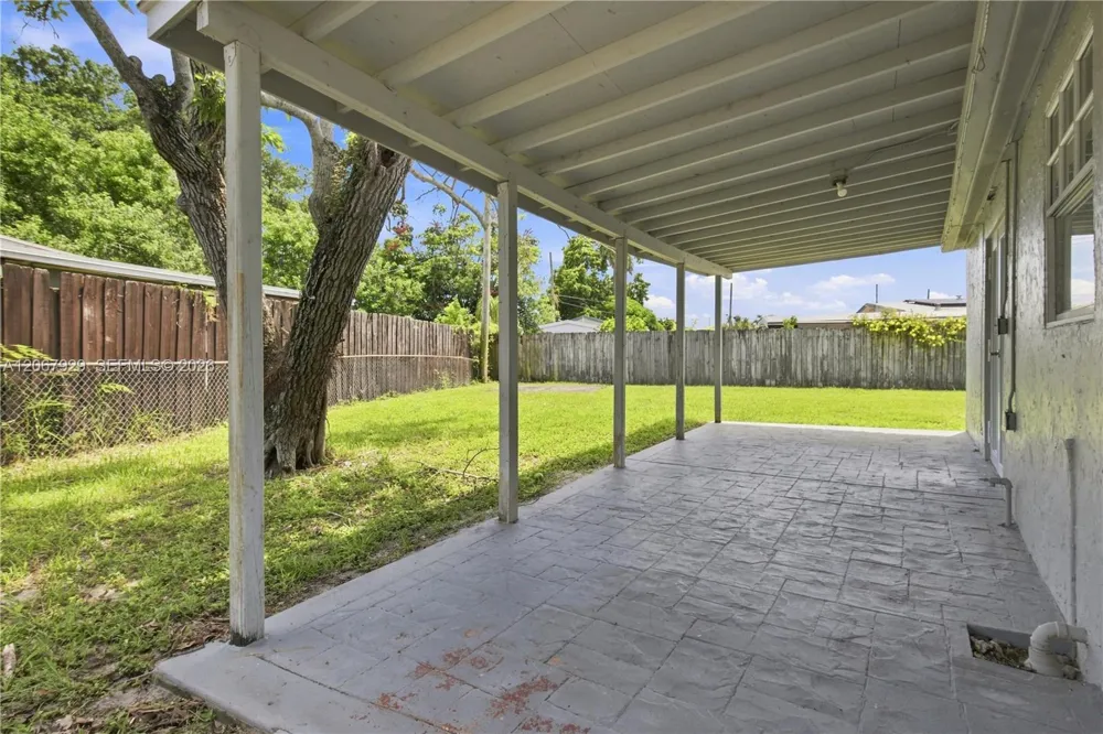 4160 SW 36th St West Park, FL 33023