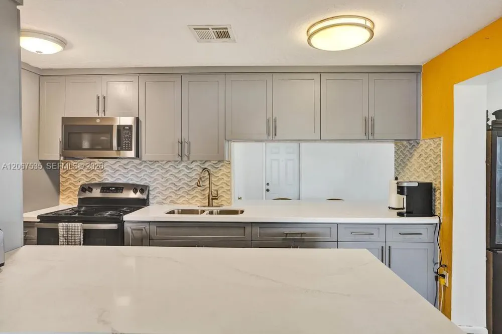 16520 NW 18th Ave Miami Gardens, FL 33054
