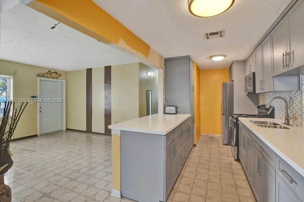 16520 NW 18th Ave Miami Gardens, FL 33054
