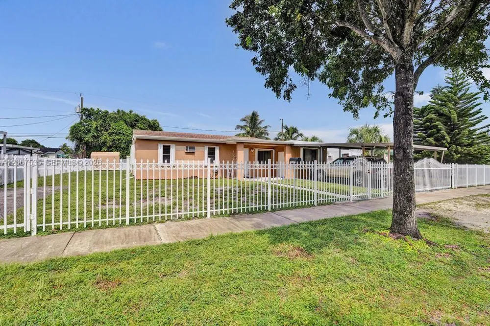 16520 NW 18th Ave Miami Gardens, FL 33054