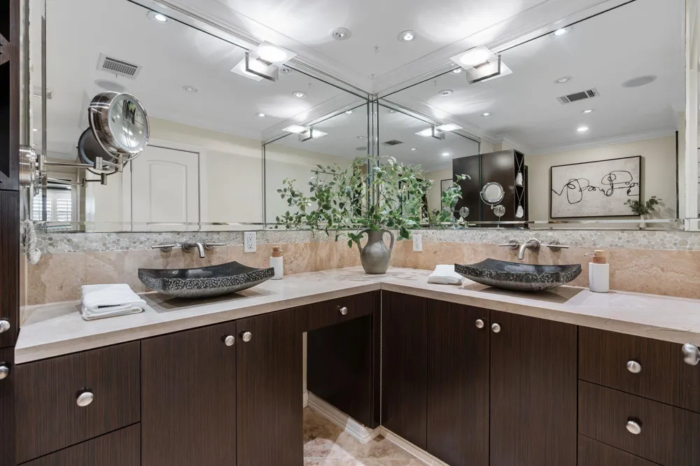 10034 Meadow Lake Lane Houston, TX 77042