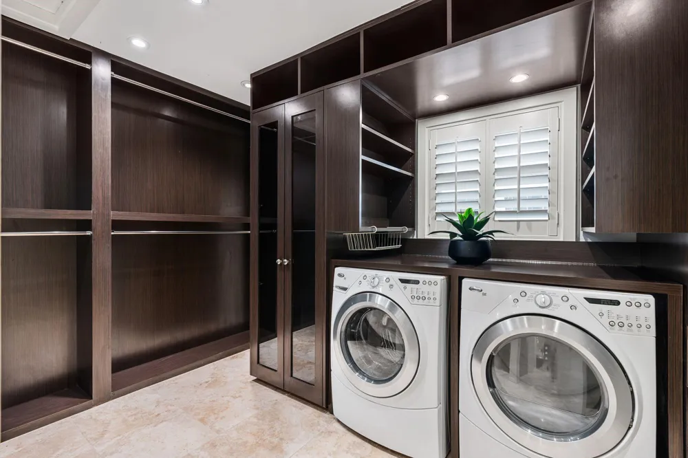 10034 Meadow Lake Lane Houston, TX 77042
