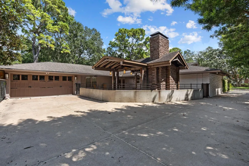 10034 Meadow Lake Lane Houston, TX 77042