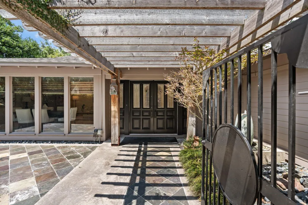 10034 Meadow Lake Lane Houston, TX 77042