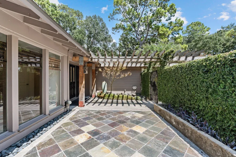 10034 Meadow Lake Lane Houston, TX 77042