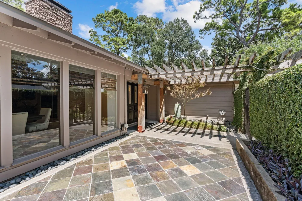 10034 Meadow Lake Lane Houston, TX 77042