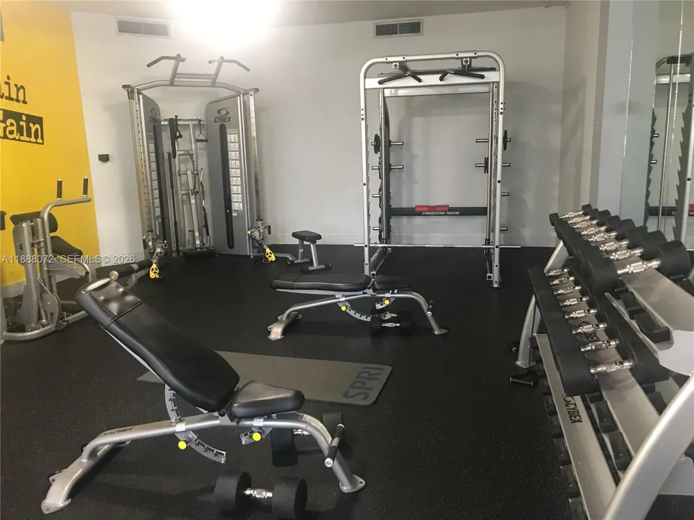 1000 Parkview Dr #627 Hallandale Beach, FL 33009