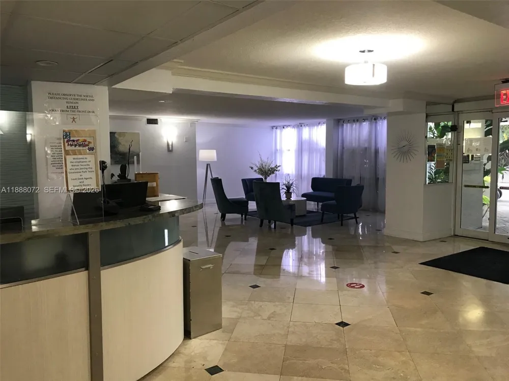 1000 Parkview Dr #627 Hallandale Beach, FL 33009