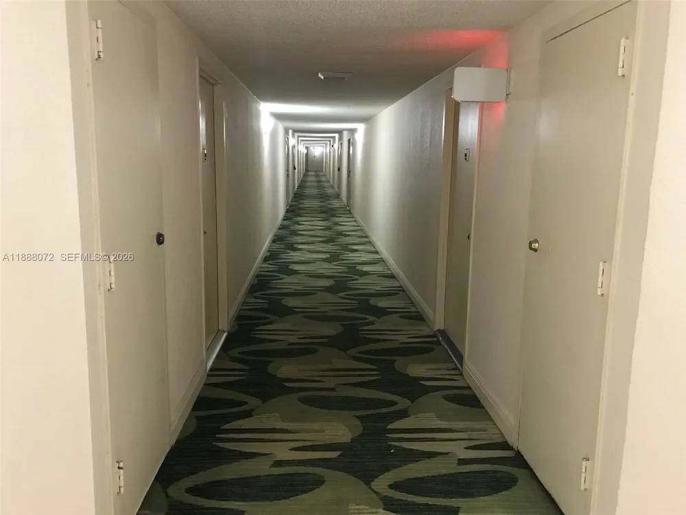 1000 Parkview Dr #627 Hallandale Beach, FL 33009