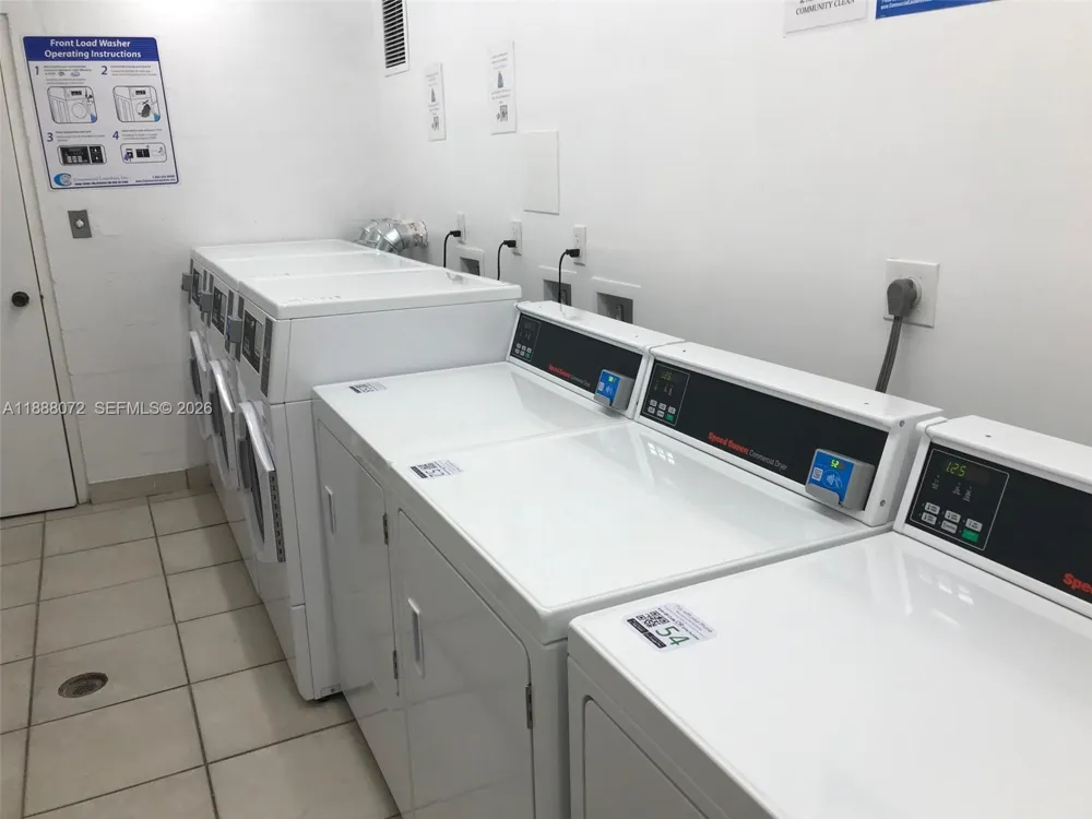 1000 Parkview Dr #627 Hallandale Beach, FL 33009