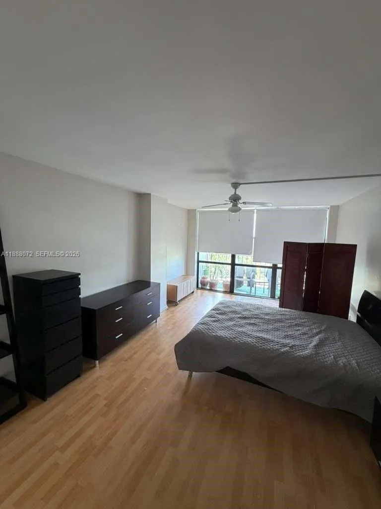 1000 Parkview Dr #627 Hallandale Beach, FL 33009