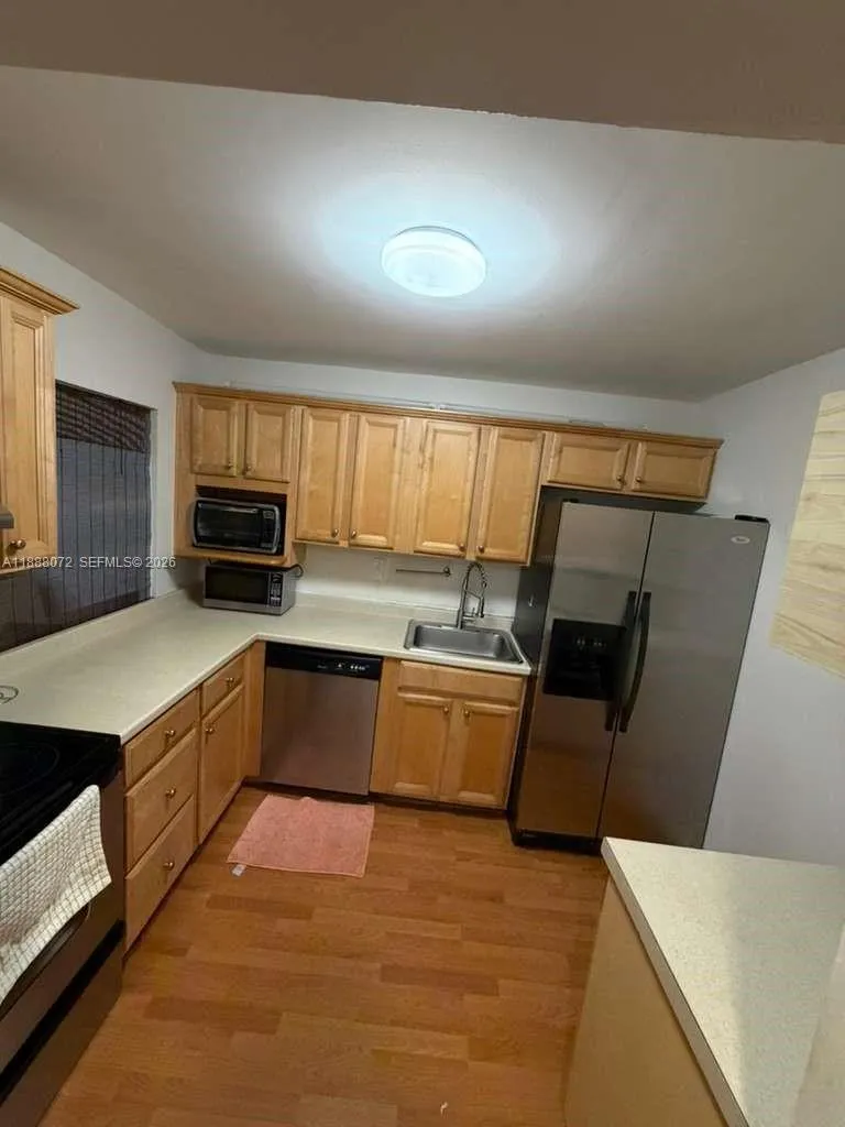 1000 Parkview Dr #627 Hallandale Beach, FL 33009