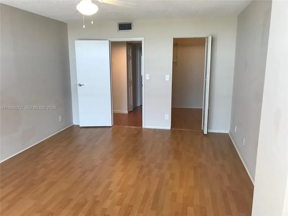 1000 Parkview Dr #627 Hallandale Beach, FL 33009
