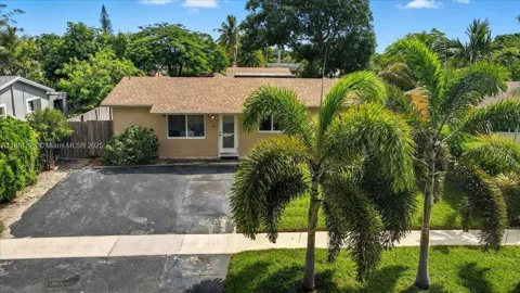 514 SW 72nd Ter