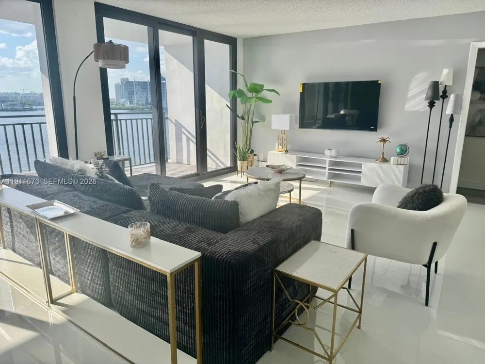 17720 Bay Rd #803 Sunny Isles Beach, FL 33160