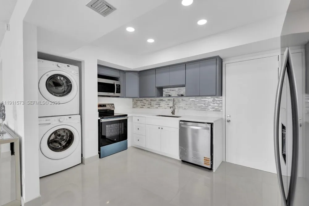 17720 Bay Rd #803 Sunny Isles Beach, FL 33160