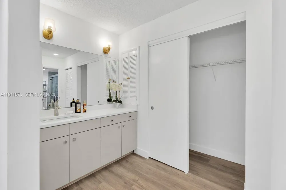 17720 Bay Rd #803 Sunny Isles Beach, FL 33160