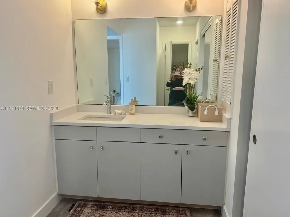 17720 Bay Rd #803 Sunny Isles Beach, FL 33160