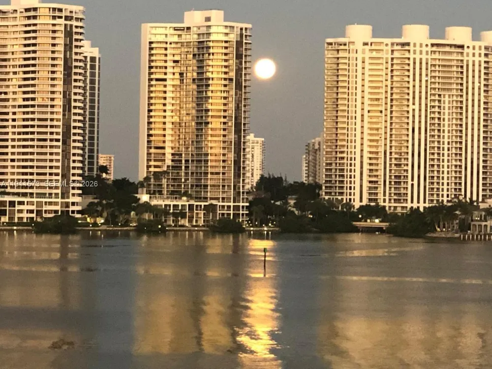 17720 Bay Rd #803 Sunny Isles Beach, FL 33160