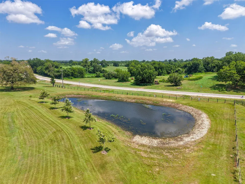 23557 Fm 1155 E Washington, TX 77880