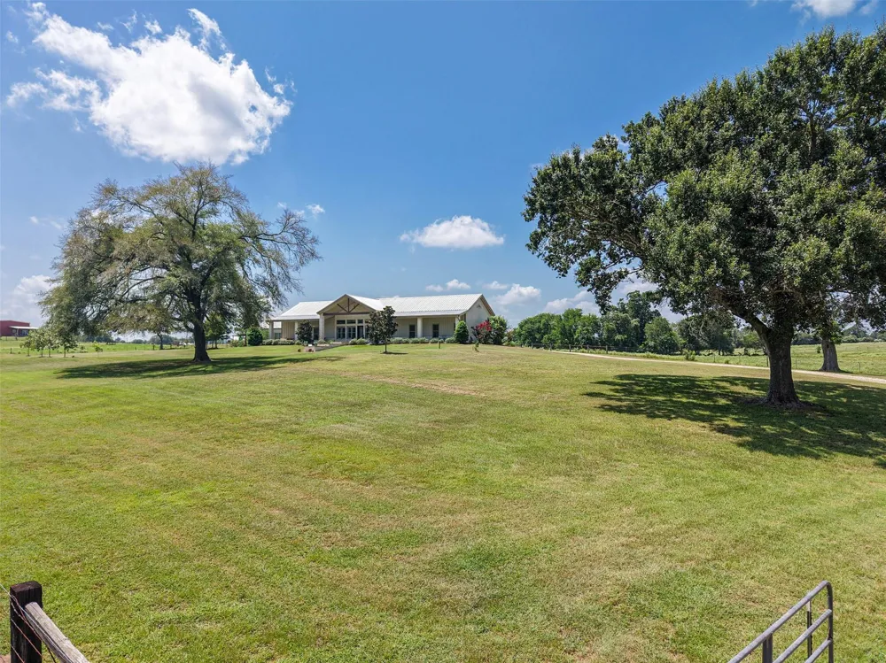 23557 Fm 1155 E Washington, TX 77880