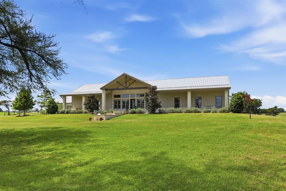 23557 Fm 1155 E Washington, TX 77880