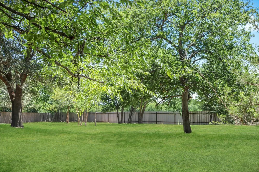 201 E Ward Drive Robinson, TX 76706
