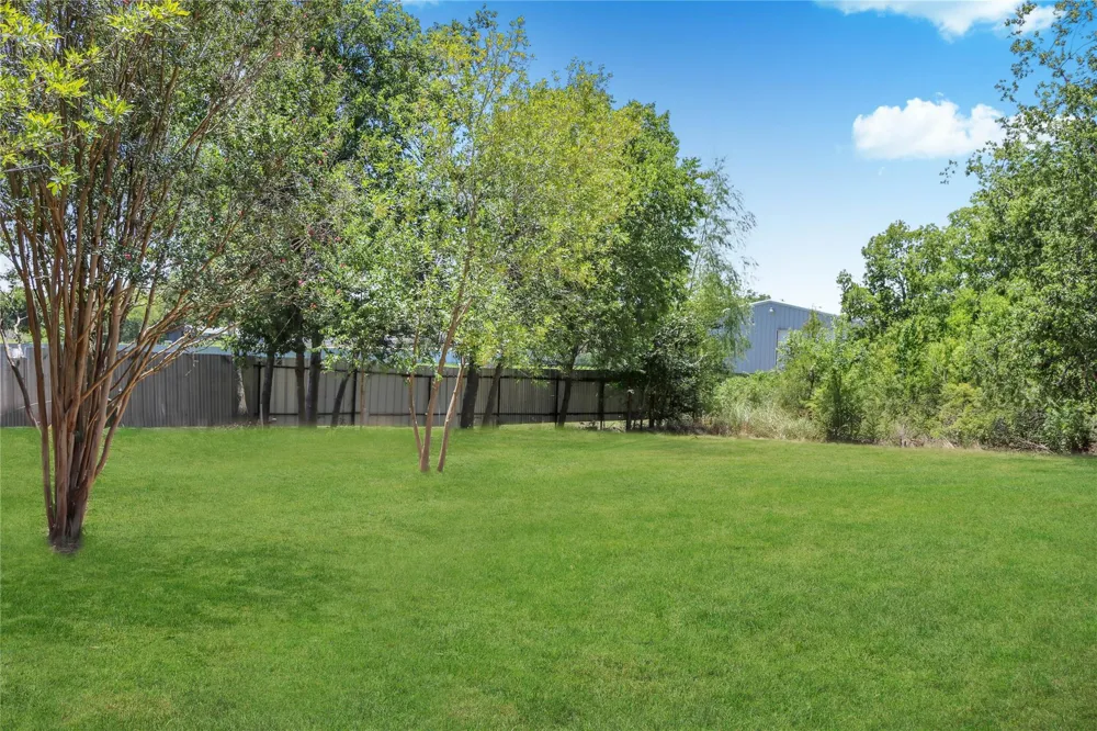 201 E Ward Drive Robinson, TX 76706