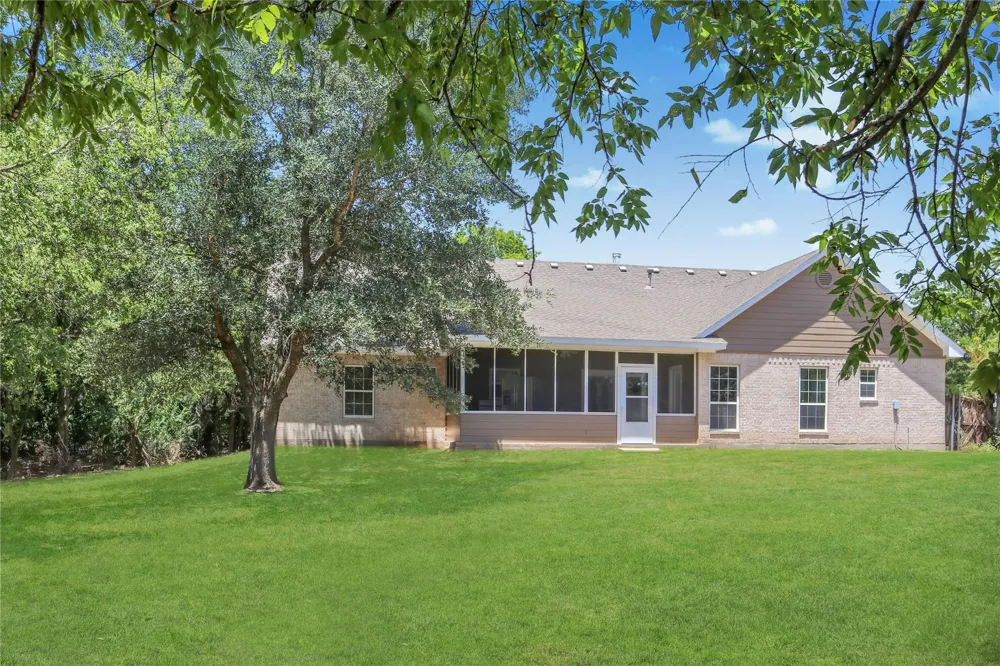 201 E Ward Drive Robinson, TX 76706