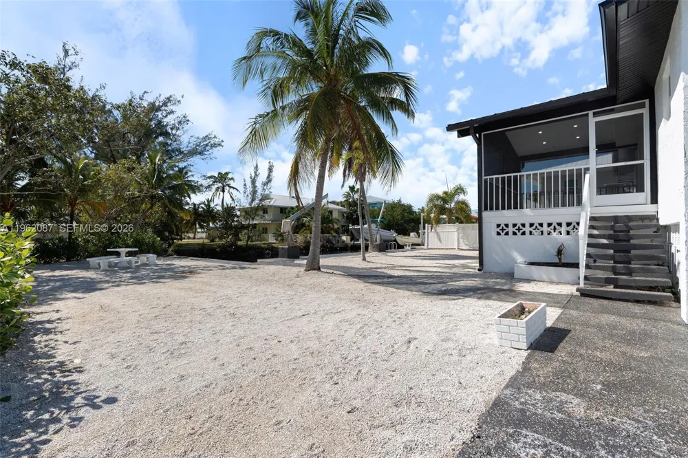 30368 Killdeer Ln Big Pine, FL 33043