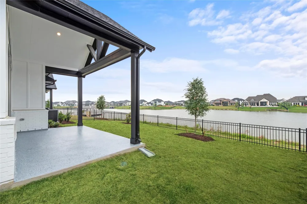 18207 W Shoreline Vista Lane Cypress, TX 77433