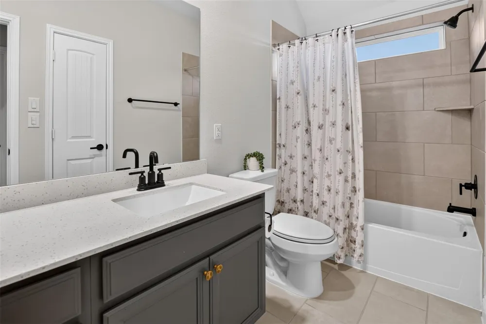 18207 W Shoreline Vista Lane Cypress, TX 77433