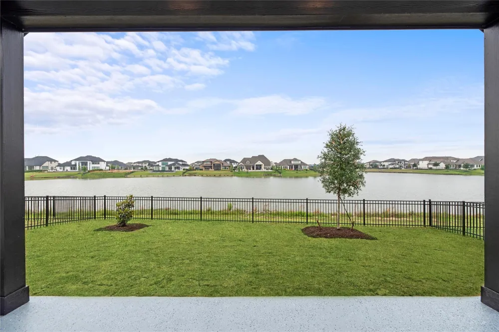 18207 W Shoreline Vista Lane Cypress, TX 77433
