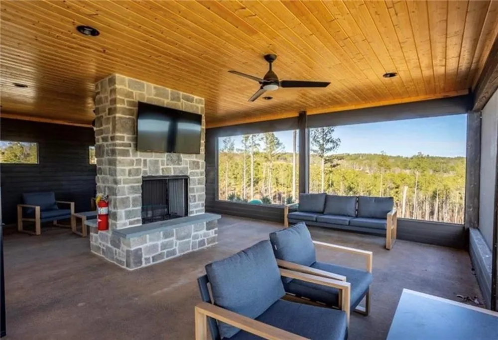 2956 Blalock Mountain Road Talking Rock, GA 30175